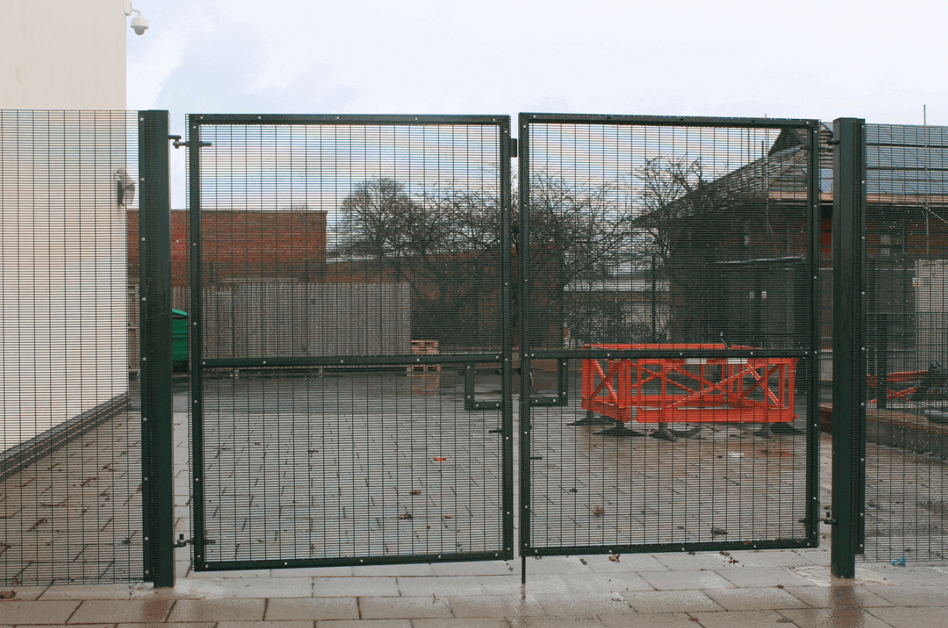 commercial gate