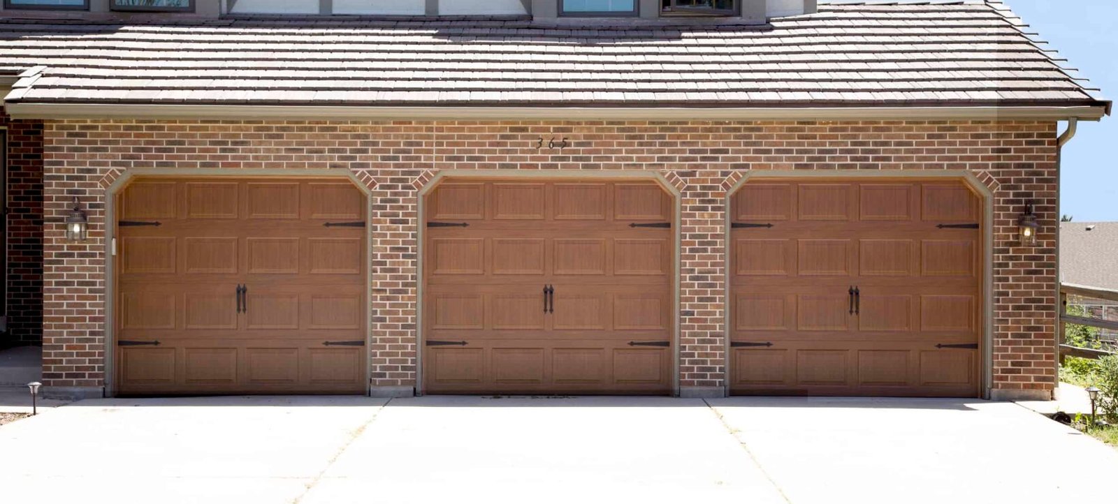How to Choose the Right Garage Door Repair Company