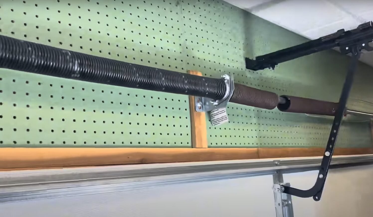 Garage door spring repair service in Mami, FL.